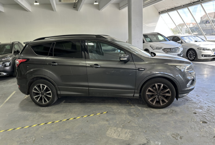 Ford Kuga 2.0 TDCI 150 ST Line / Entretien rigoureux / Carplay / Caméra de recul / Régulateur