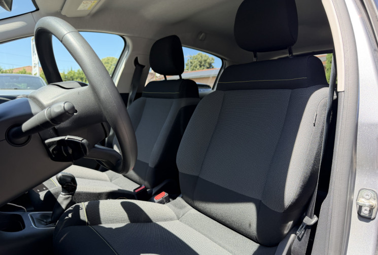 Citroën C3 1.2 PureTech 83 ch C-Series / Suivi 100% Citroen