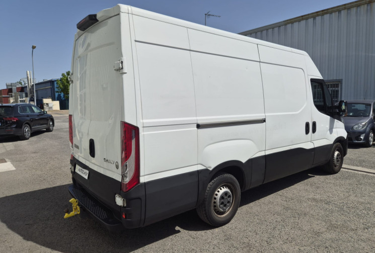 Iveco Daily 35S12 2.3 FOURGON H2L2 * DISTRIBUTION FAITE * 