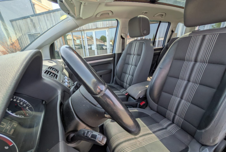 Volkswagen Touran I PHASE 3 1.6 TDI 105 MATCH / COURROIE DE DISTRIBUTION NEUVE