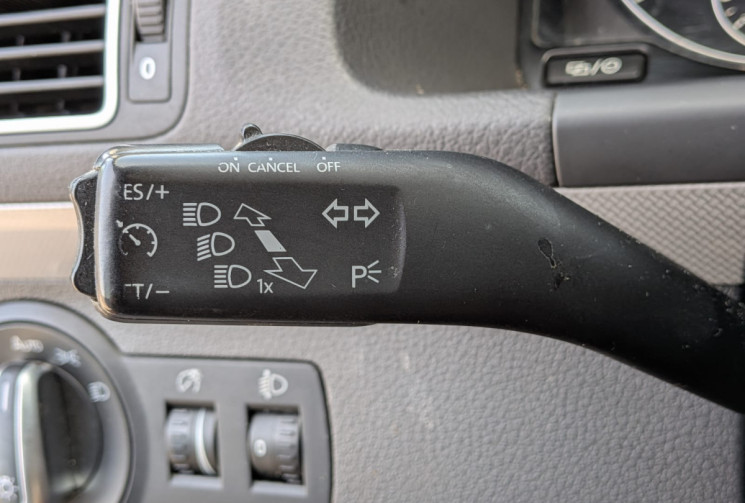 Volkswagen Touran I PHASE 3 1.6 TDI 105 MATCH / COURROIE DE DISTRIBUTION NEUVE