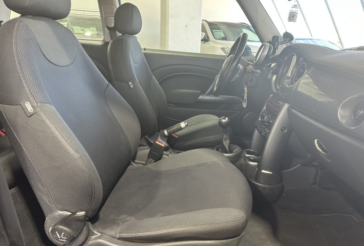 Mini Cooper 1.6 Hatch 116 / Entretien rigoureux / Climatisation / Idéal jeune permis