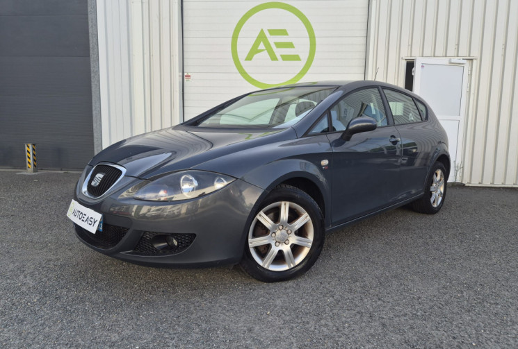 SEAT Leon II (1P1) 2.0 TDI 16V 140 CV * CLIM * 1ER MAIN * CARNET COMPLET * NOUVELLE DISTRIBUTION