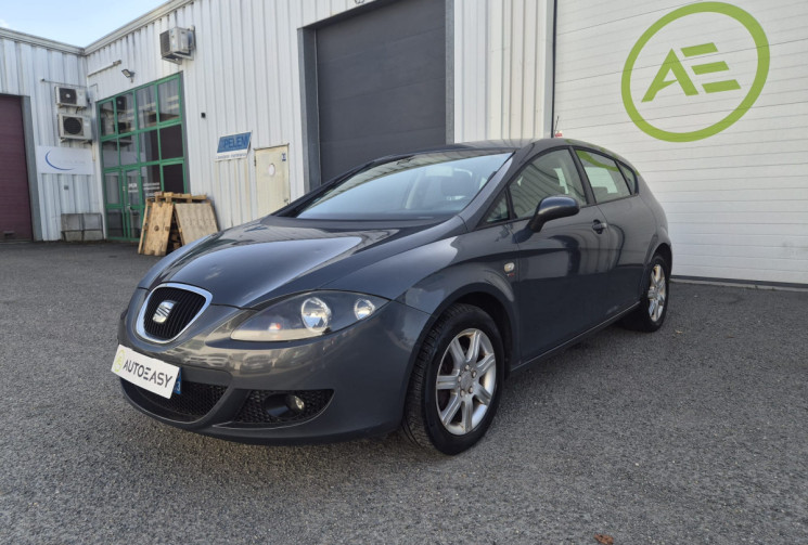 SEAT Leon II (1P1) 2.0 TDI 16V 140 CV * CLIM * 1ER MAIN * CARNET COMPLET * NOUVELLE DISTRIBUTION