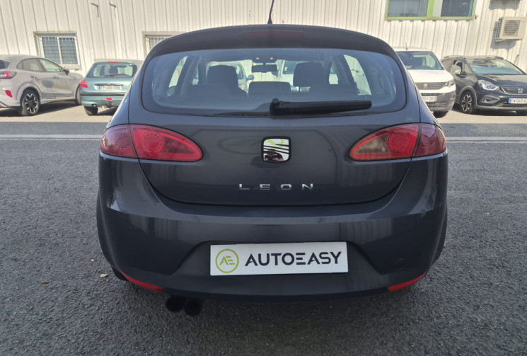 SEAT Leon II (1P1) 2.0 TDI 16V 140 CV * CLIM * 1ER MAIN * CARNET COMPLET * NOUVELLE DISTRIBUTION
