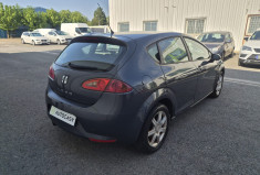 SEAT Leon II (1P1) 2.0 TDI 16V 140 CV * CLIM * 1ER MAIN * CARNET COMPLET * NOUVELLE DISTRIBUTION