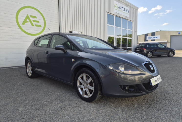 SEAT Leon II (1P1) 2.0 TDI 16V 140 CV * CLIM * 1ER MAIN * CARNET COMPLET * NOUVELLE DISTRIBUTION