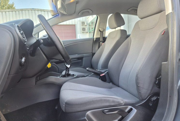 SEAT Leon II (1P1) 2.0 TDI 16V 140 CV * CLIM * 1ER MAIN * CARNET COMPLET * NOUVELLE DISTRIBUTION