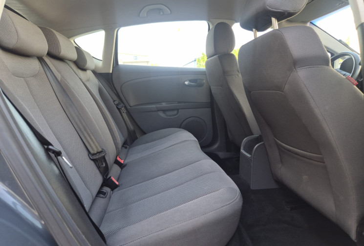 SEAT Leon II (1P1) 2.0 TDI 16V 140 CV * CLIM * 1ER MAIN * CARNET COMPLET * NOUVELLE DISTRIBUTION