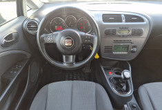 SEAT Leon II (1P1) 2.0 TDI 16V 140 CV * CLIM * 1ER MAIN * CARNET COMPLET * NOUVELLE DISTRIBUTION