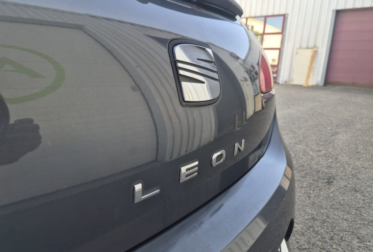SEAT Leon II (1P1) 2.0 TDI 16V 140 CV * CLIM * 1ER MAIN * CARNET COMPLET * NOUVELLE DISTRIBUTION