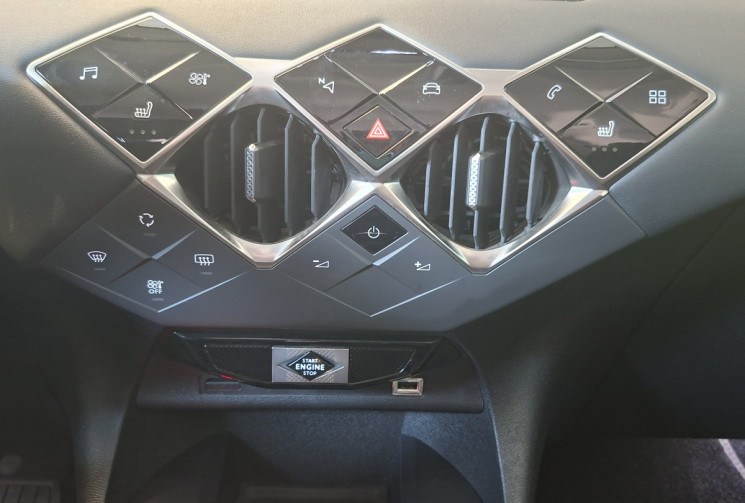 DS DS 3 Crossback  1.5 130 HDI EAT8 CONNECTED CHIC/ TETE HAUTE/DS LED MATRIX VISION