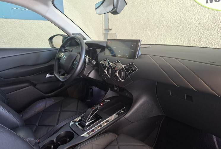 DS DS 3 Crossback  1.5 130 HDI EAT8 CONNECTED CHIC/ TETE HAUTE/DS LED MATRIX VISION