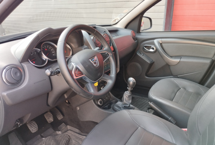 Dacia Duster 1.5 DCi 110 4x4 Black Touch BVM6 + Attelage