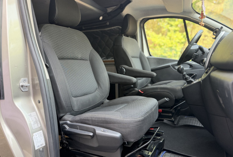 Opel VIVARO Van Aménagé  L1H1 / Camping Car / 4 pl. assises / 4 Couchages / Trafic