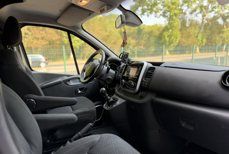 Opel VIVARO Van Aménagé  L1H1 / Camping Car / 4 pl. assises / 4 Couchages / Trafic