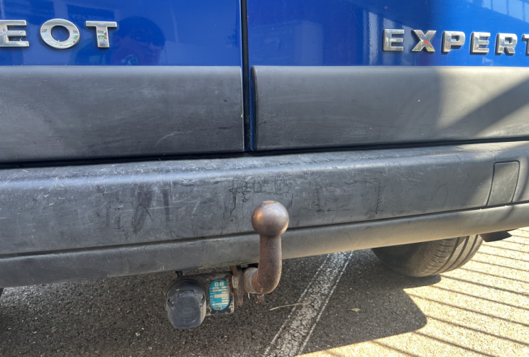 Peugeot Expert 2.0 HDi Fourgon court vitré 95 cv