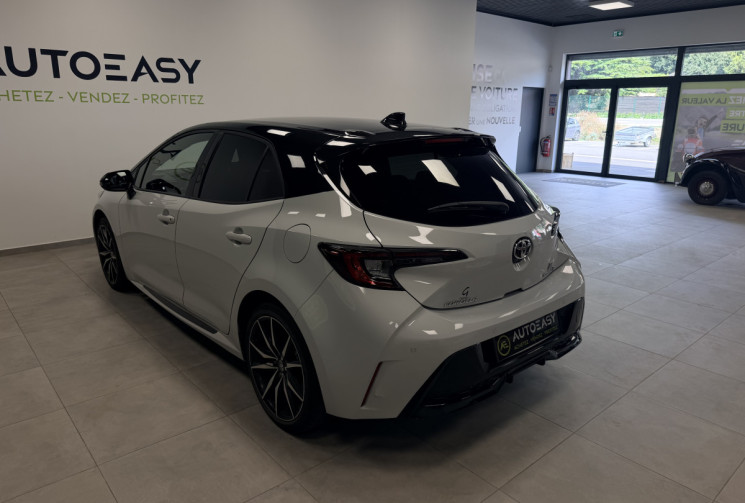 Toyota Corolla 2.0 VVT-i 196 ch HEV GR Sport