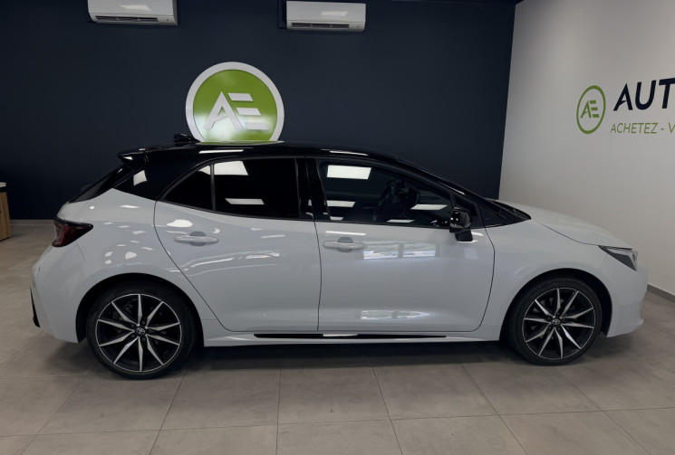 Toyota Corolla 2.0 VVT-i 196 ch HEV GR Sport
