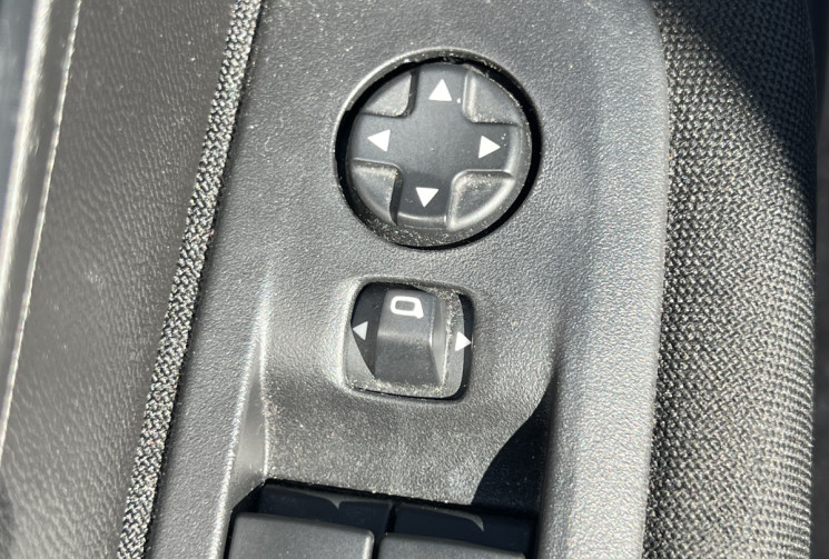 Peugeot 208 1.5 BlueHDI 100 CH ACTIVE / CARPLAY