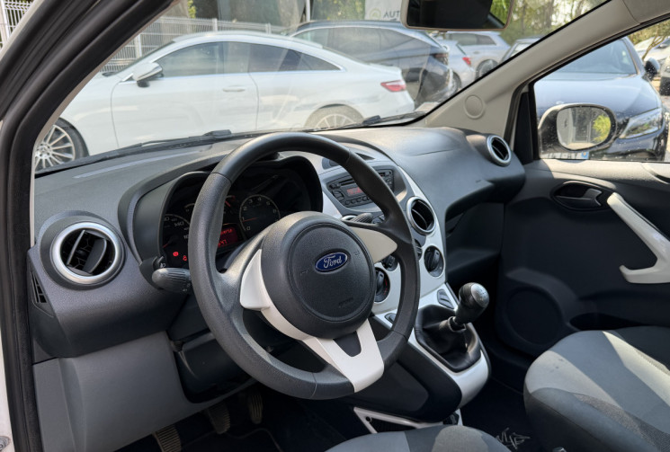 Ford Ka  1.2 69 Titanium / 1ère Main / Distribution OK / Climatisation / Entretien à Jour