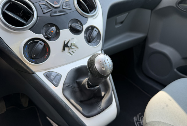 Ford Ka  1.2 69 Titanium / 1ère Main / Distribution OK / Climatisation / Entretien à Jour