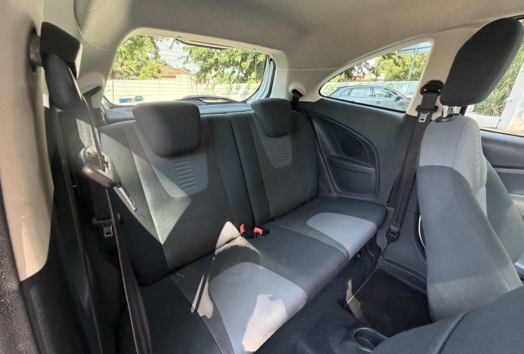 Ford Ka  1.2 69 Titanium / 1ère Main / Distribution OK / Climatisation / Entretien à Jour