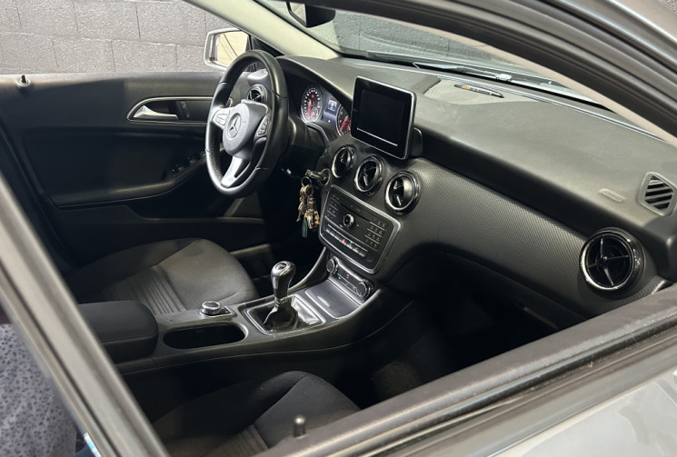 Mercedes Classe A 180 1.6i Sensation 122 ch / Radar Avant et Arrière / Révision à jour