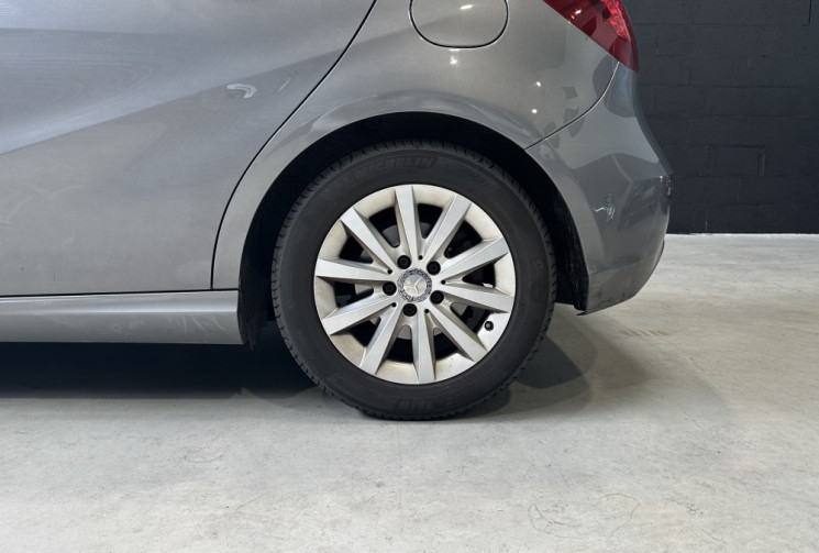 Mercedes Classe A 180 1.6i Sensation 122 ch / Radar Avant et Arrière / Révision à jour