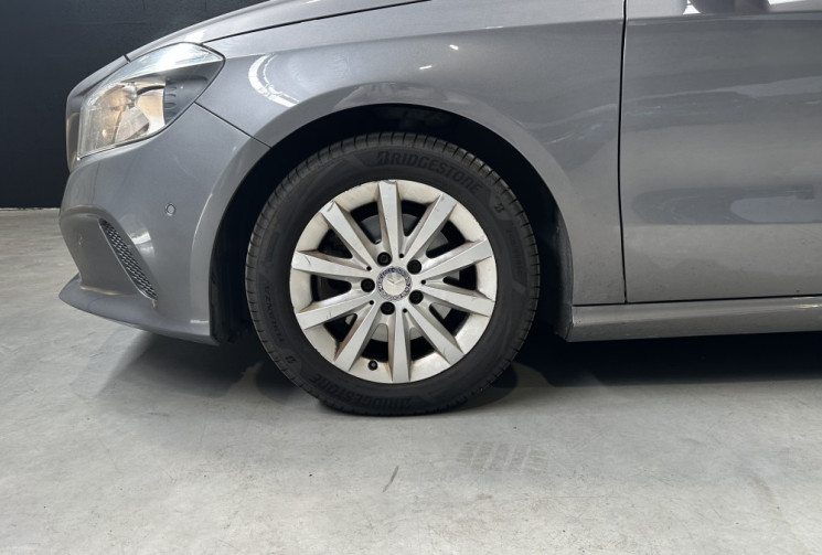 Mercedes Classe A 180 1.6i Sensation 122 ch / Radar Avant et Arrière / Révision à jour