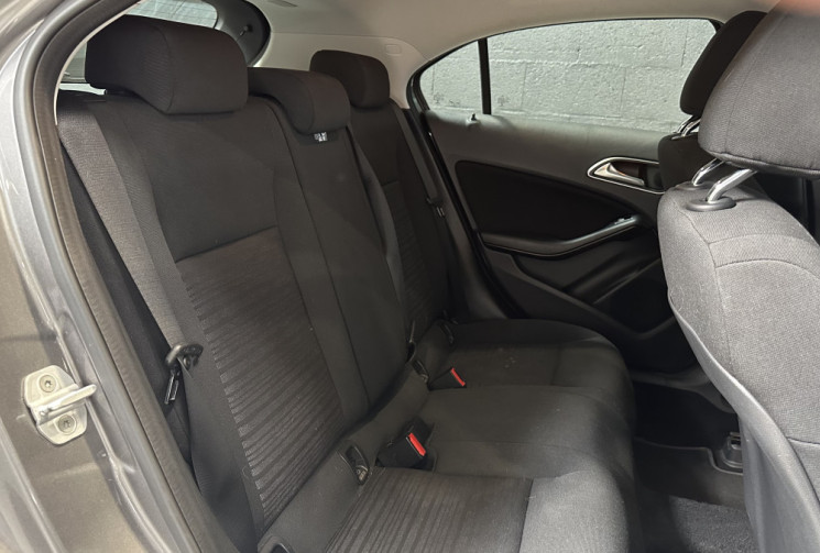 Mercedes Classe A 180 1.6i Sensation 122 ch / Radar Avant et Arrière / Révision à jour