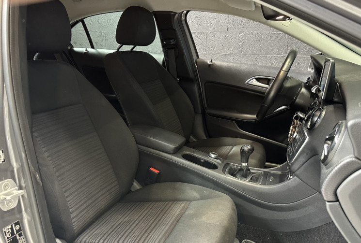 Mercedes Classe A 180 1.6i Sensation 122 ch / Radar Avant et Arrière / Révision à jour