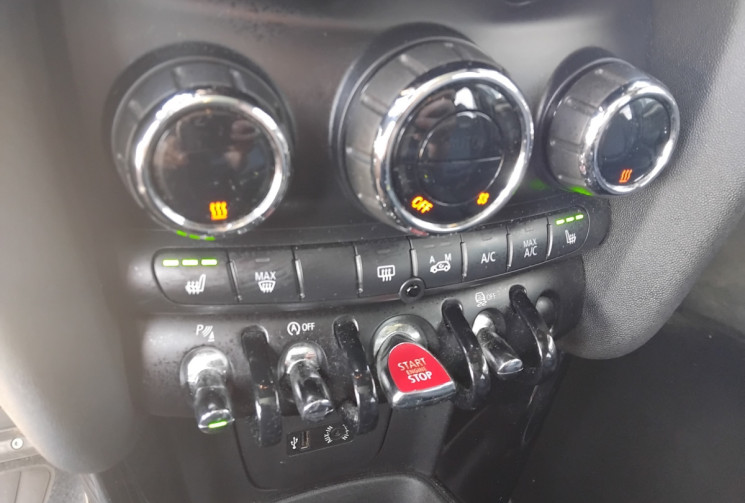 Mini MINI 5 PORTES 1.5 i 12V 136 cv - Sièges chauffants - Toit Ouvrant