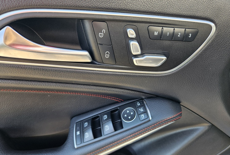 Mercedes Classe A 250 2.0i 220 SPORT PACK AMG BVA7 FRANCAISE