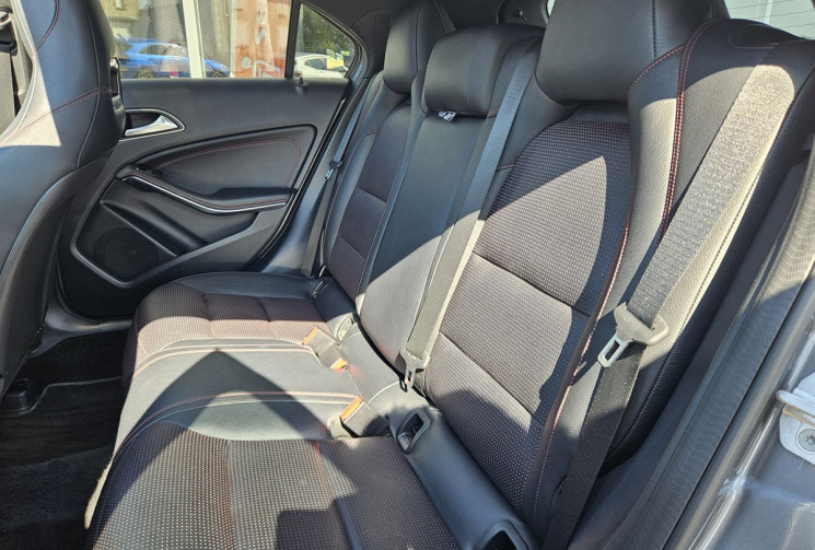 Mercedes Classe A 250 2.0i 220 SPORT PACK AMG BVA7 FRANCAISE