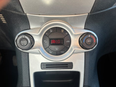 Ford Fiesta TITANIUM TDCI 95 / CLIM / CT OK / REIVISION ET DISTRIBUTION OK / GARANTIE 6 MOIS 