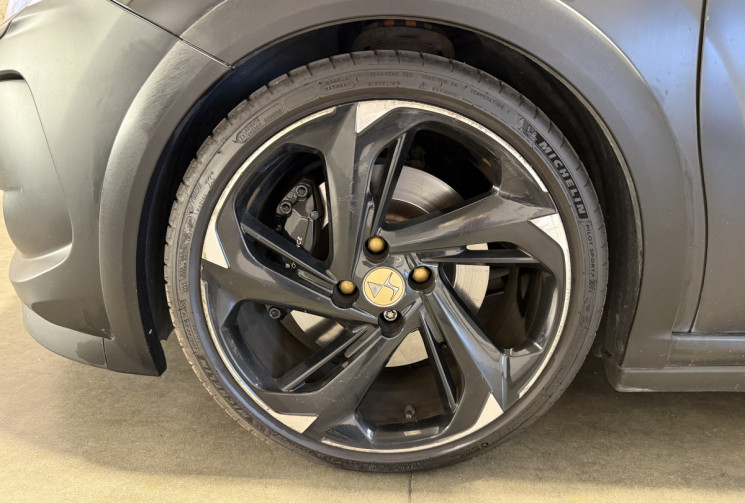 DS DS 3 PERFORMANCE BLACK SPECIAL 1.6 THP (moteur à chaine) 208cv 