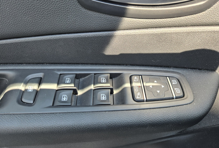 Renault Captur 0.9 TCe 90 INTENS – 54 000 KM – CAMÉRA – ATTELAGE         
