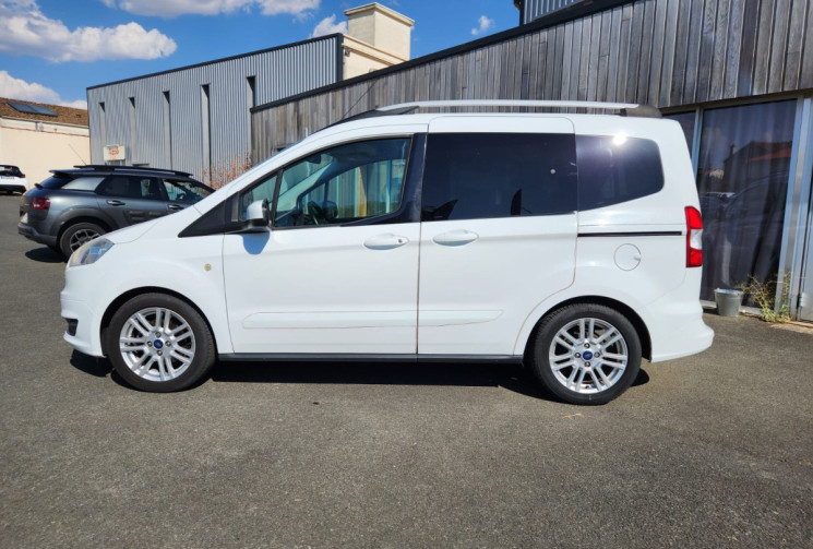 Ford Tourneo Courier 1.5 TDCi COMBI COURT 95 / 5 PLACES / TRES BON ETAT / DISTRI NEUVE 