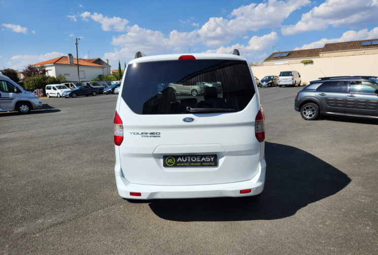 Ford Tourneo Courier 1.5 TDCi COMBI COURT 95 / 5 PLACES / TRES BON ETAT / DISTRI NEUVE 