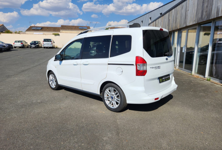 Ford Tourneo Courier 1.5 TDCi COMBI COURT 95 / 5 PLACES / TRES BON ETAT / DISTRI NEUVE 