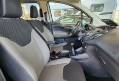 Ford Tourneo Courier 1.5 TDCi COMBI COURT 95 / 5 PLACES / TRES BON ETAT / DISTRI NEUVE 