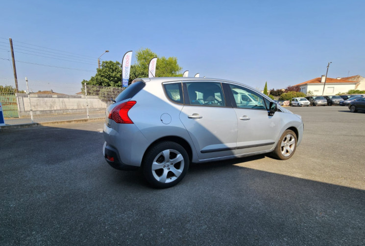 Peugeot 3008  1.6 HDi 112 / ENTRETIEN SUIVI / DISTRI OK / PNEU AV NEUFS
