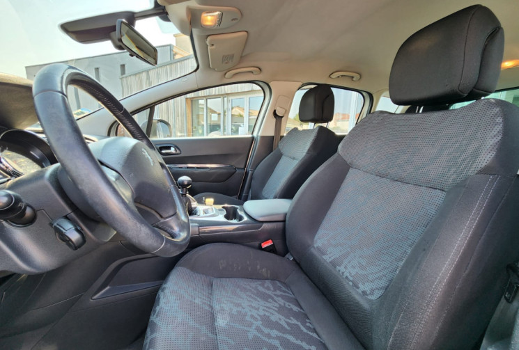 Peugeot 3008  1.6 HDi 112 / ENTRETIEN SUIVI / DISTRI OK / PNEU AV NEUFS