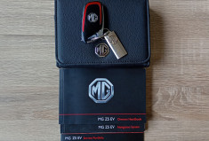 MG ZS  EV 44.5 kWh LUXURY - TOIT OUVRANT / SIEGES ELECTRIQUES CHAUFFANTS