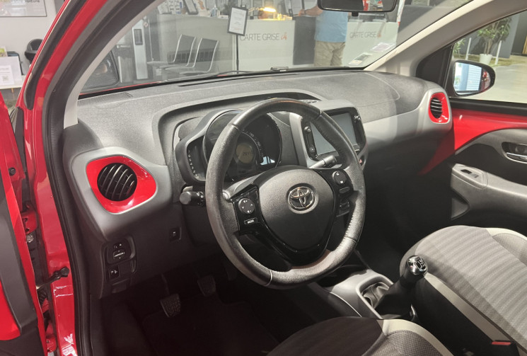 Toyota Aygo 1.0 72 CH VVT-i BVM5 X-PLAY 5 PORTES