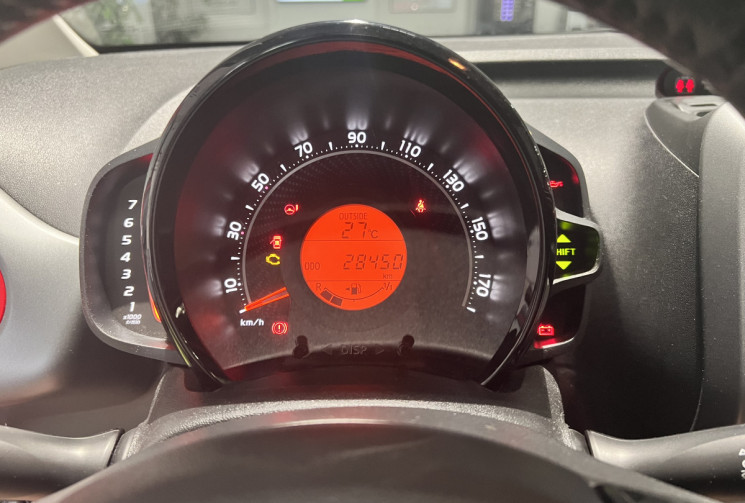 Toyota Aygo 1.0 72 CH VVT-i BVM5 X-PLAY 5 PORTES