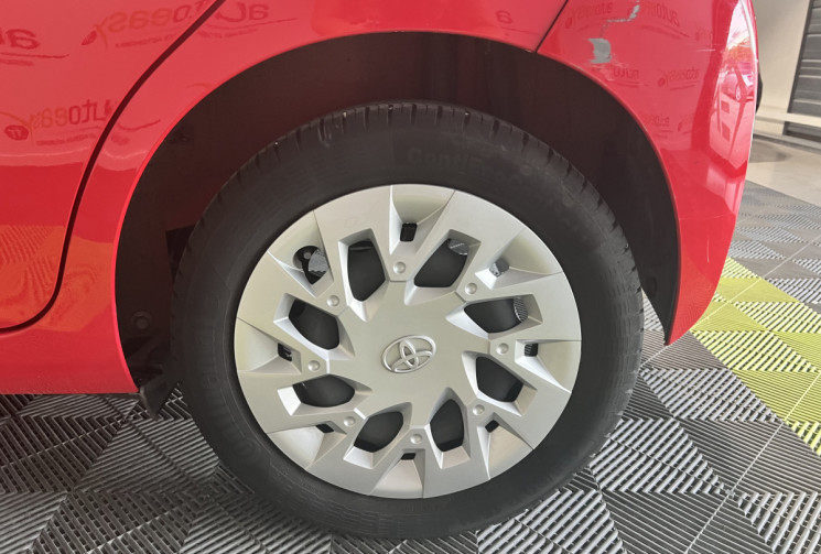 Toyota Aygo 1.0 72 CH VVT-i BVM5 X-PLAY 5 PORTES