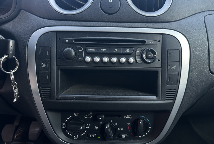 Citroën C3 Phase 2 / 1.4i 75ch