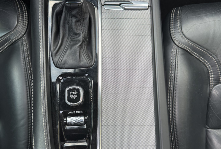 Volvo XC90 D4 190 INSCRIPTION GEARTRONIC 8 7 PLACES / SUIVI VOLVO